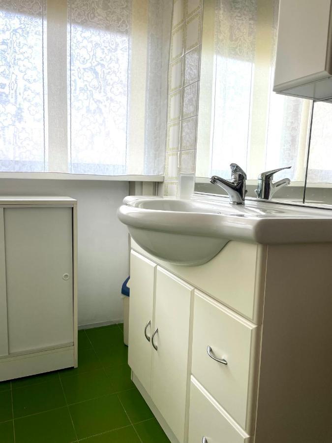 Condominio Centrale 104 Lignano Sabbiadoro Eksteriør billede